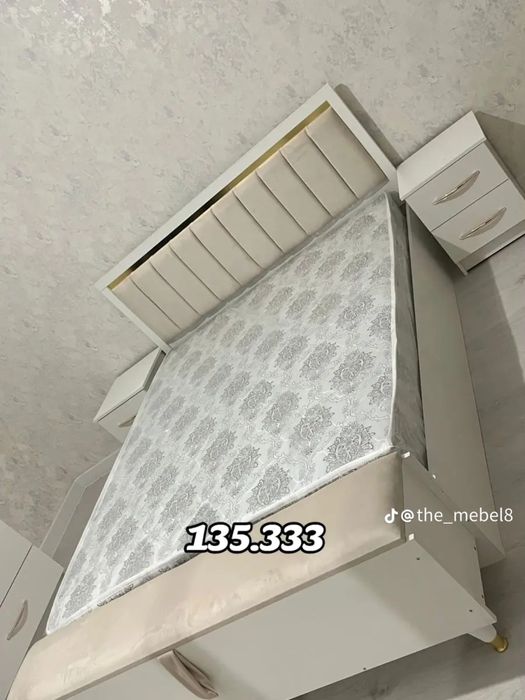 Со склада мебель