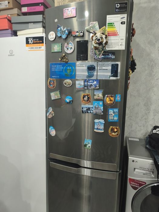 Холодильник SAMSUNG