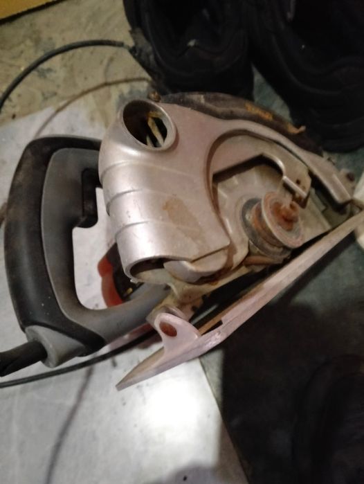 Пила циркулярная 
В хорошем состоянии