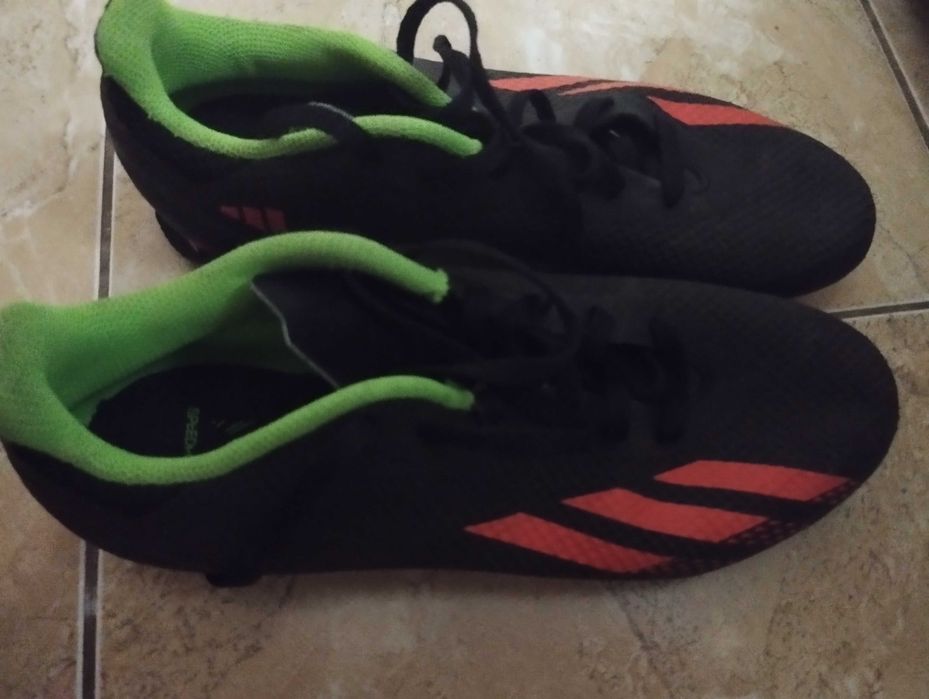 Продавам чисто нови бутонки