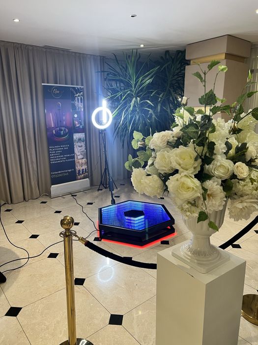 Oglind magica, cabina foto,platforma 360,fum greu, scaune, mese, flori