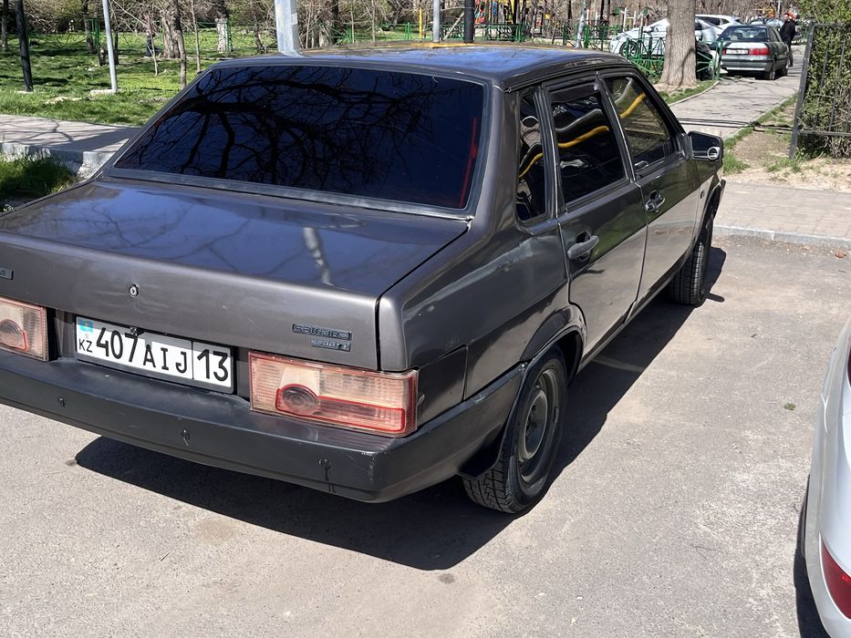 Продам машину ваз 21099