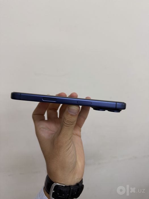 Iphone 17 pro blue 256 batery 92%  sim esm karobka hamma narsa bor