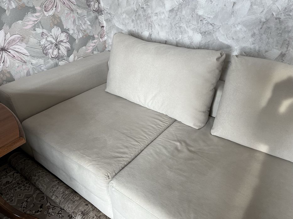 Угловой диван в отличном состоянии