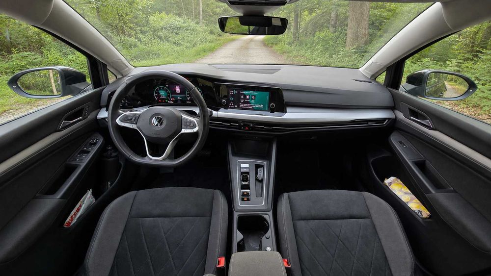 VW Golf Variant 1.5 eTSI DSG 2022 · 35.000 km · Unic proprietar