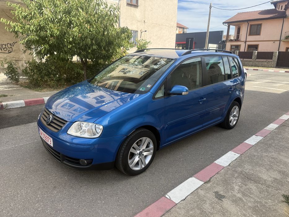 VOLKSWAGEN Touran
