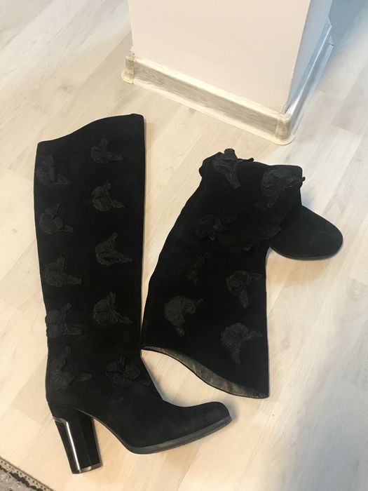 Cizme lungi cu toc, elegante pentru femei