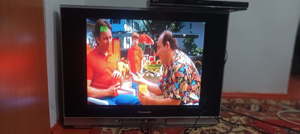 Телевизор Панасоник 72 см,с ДВД