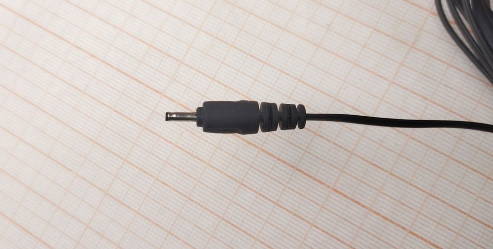 Тонкая зарядка Nokia оригинал