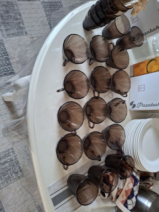 Стаканы и кружки