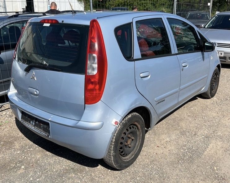 Mitsubishi colt 1.3 i на части