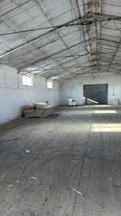Închiriez hală 550m2 sau 1000m2 în Oradea la 3E