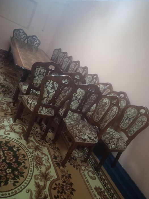 Stol stul juda chiroyli va sifati  yaxshi,yangiday turibdi