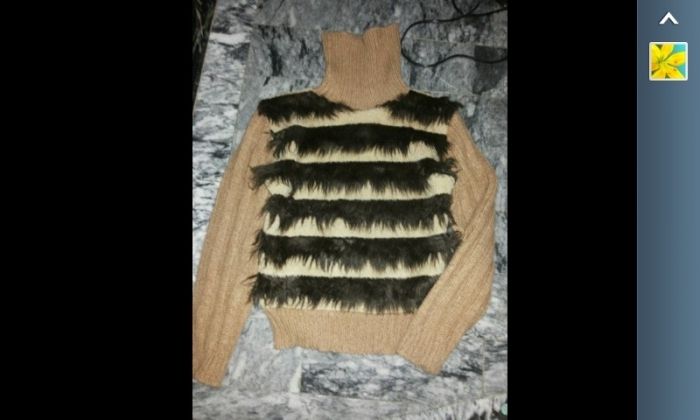 Свитер продается