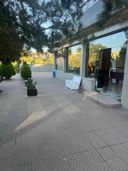 Дава се под наем Магазин в София, Карпузица - 300 кв.м за 1989 € - Снимка #1