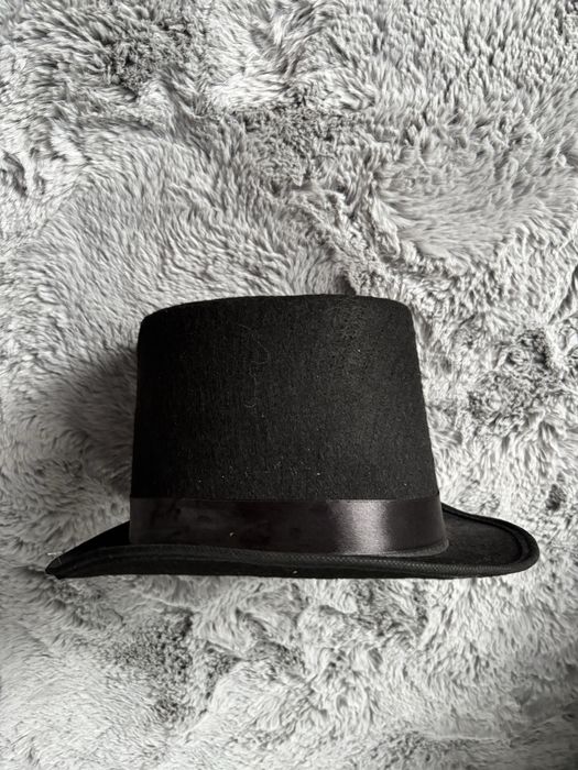 Vand set palarie si coronita carnaval