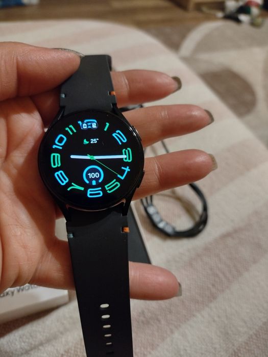 Часовник Samsung watch FE