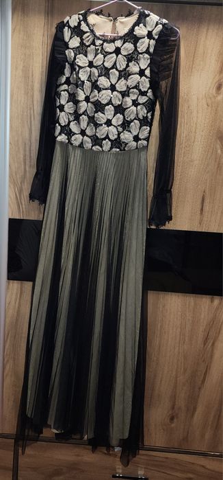 Женское вечернее платье