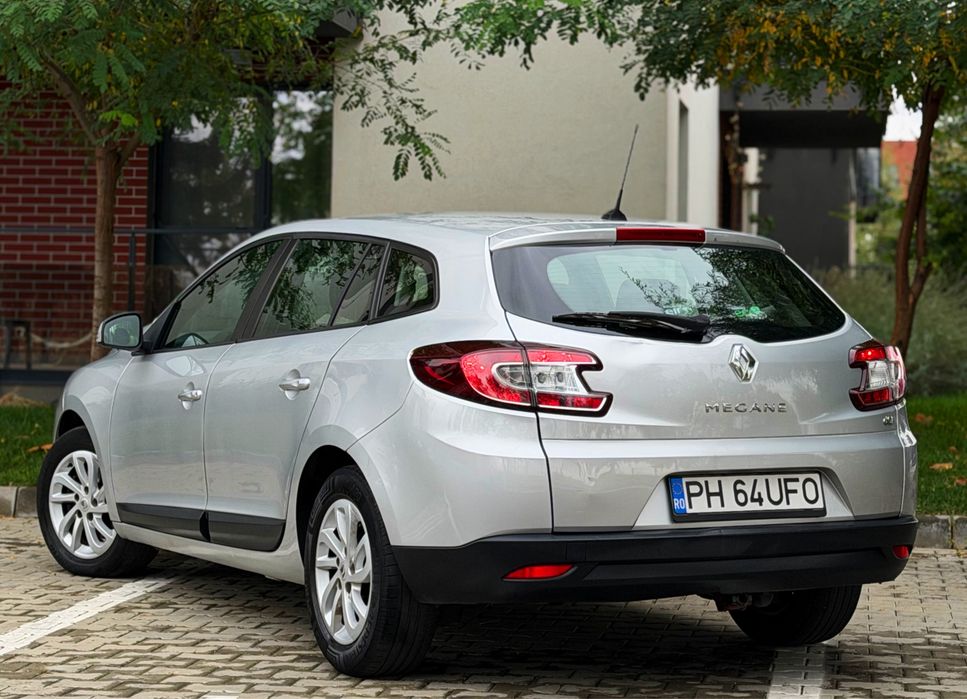 RENAULT Megane 2011 — imagine 3