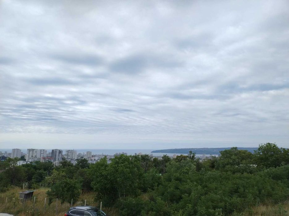 БЕЗ КОМИСИОНА двуетажна къща в кв. Изгрев в самостоятелен парцел