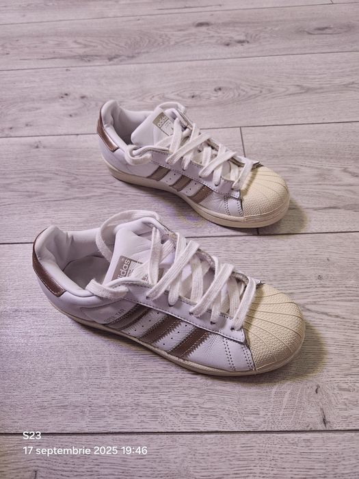 Adidas Superstar Gold mărime 36 cu 2/3