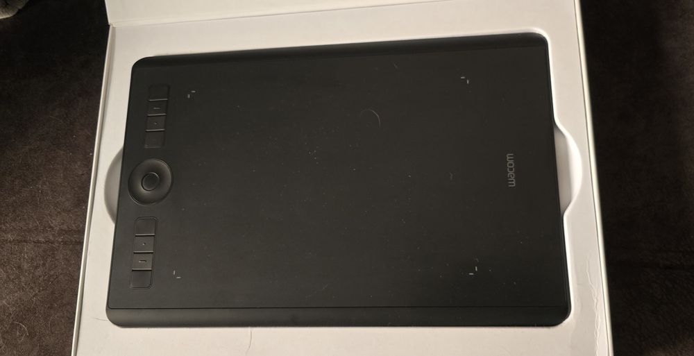 Графический планшет Wacom Intuos Pro M (PTH-660)