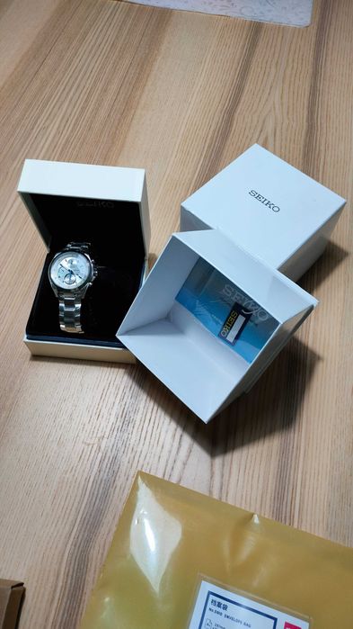 Чисто нов часовник Seiko с кутията.