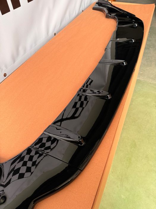 Lip prelungire bara fata GTI Design compatibil cu VW Golf 7 2012-2020 negru lucios