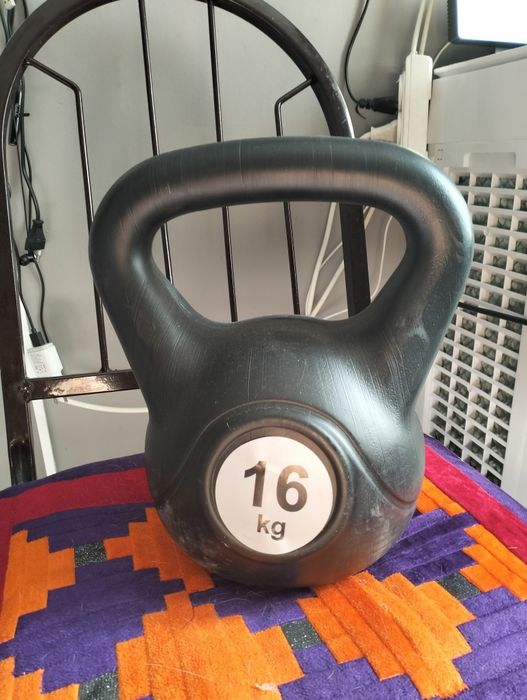 Продам гирю 16 кг
