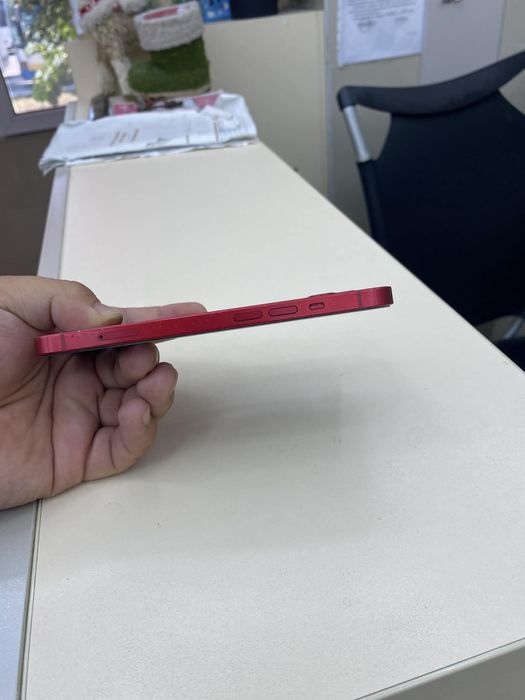 Iphone 13 red fara defecte