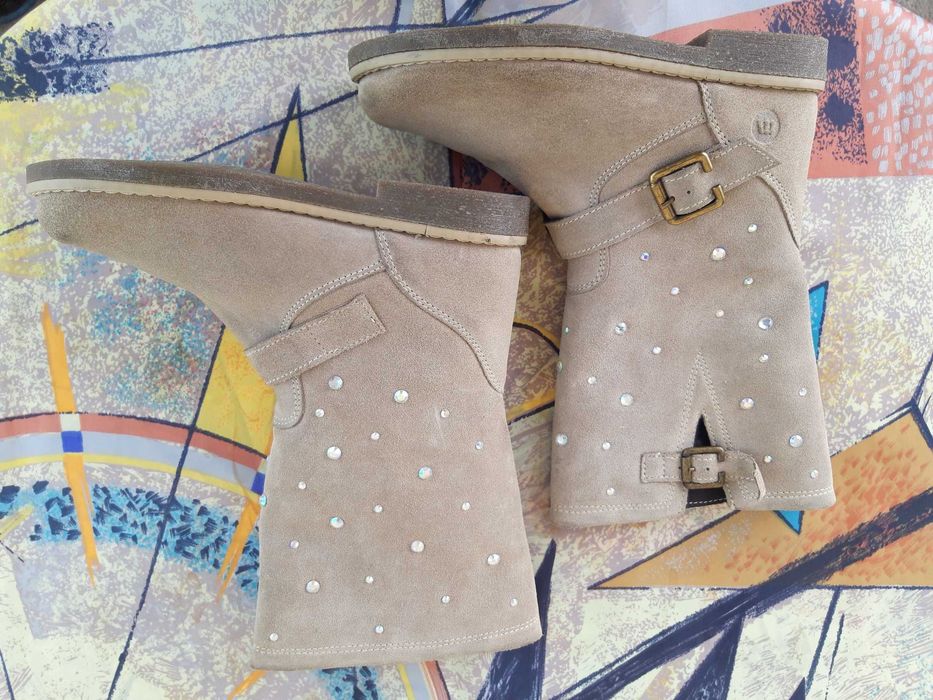 Cizme bej cu detalii decorative, piele intoarsa, Melania, marime 31
