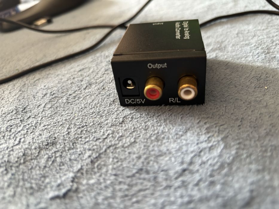 Convertor Audio Digital-Analogic Toslink-RCA EV4137, ca nou