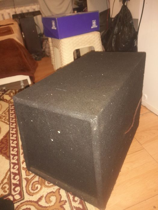 Продаётся саббуфер с мощностью 1000ватт