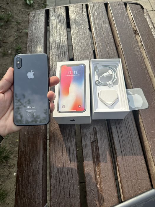 Продам телефон Айфон X  64