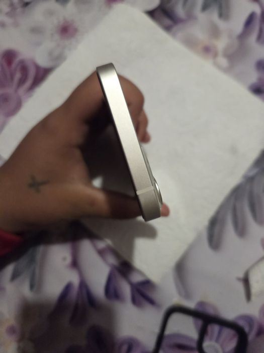 Iphone 13 white
