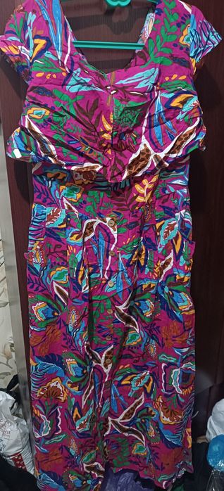 Продаю женские платья