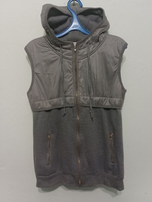 Жилеты, кофты теплые и шерстяные.