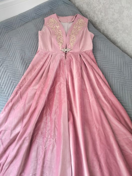 Камзолдар сатылады немесе прокатқа беріледі