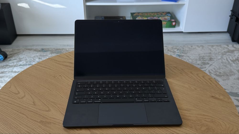 Macbook Air M2 8Gb ram 256Gb SSD 13"