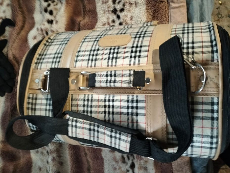 Переноска для кошек и маленьких собачек