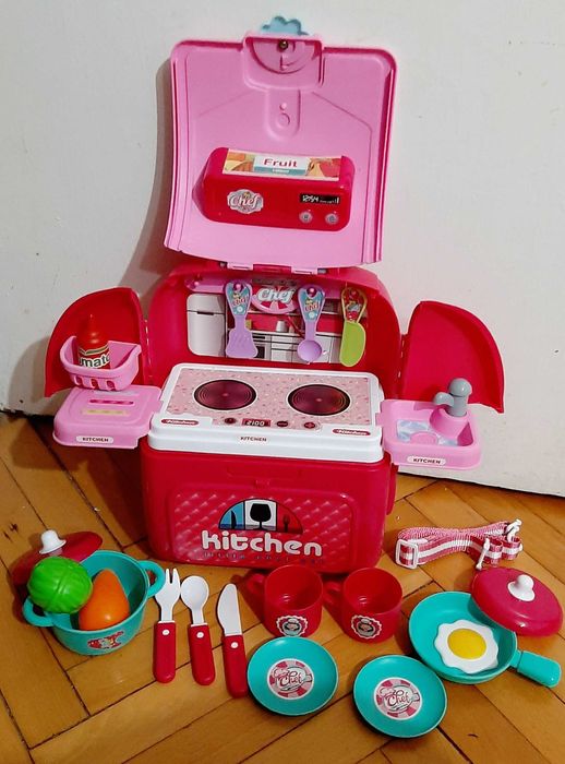 Розова детска мини кухня в куфарче, 30 части