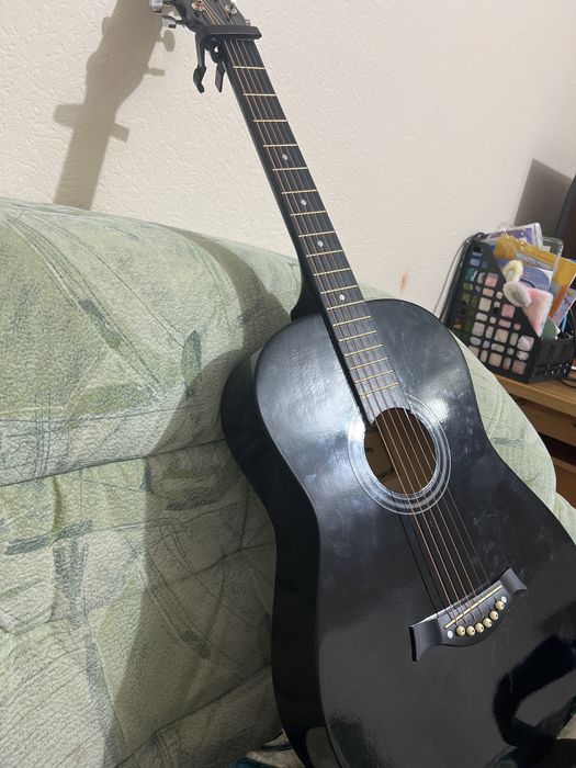 Гитара акостика