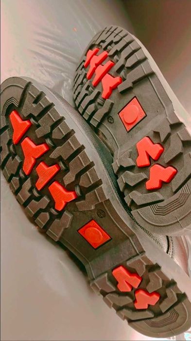 Мъжки боти 44 номер .