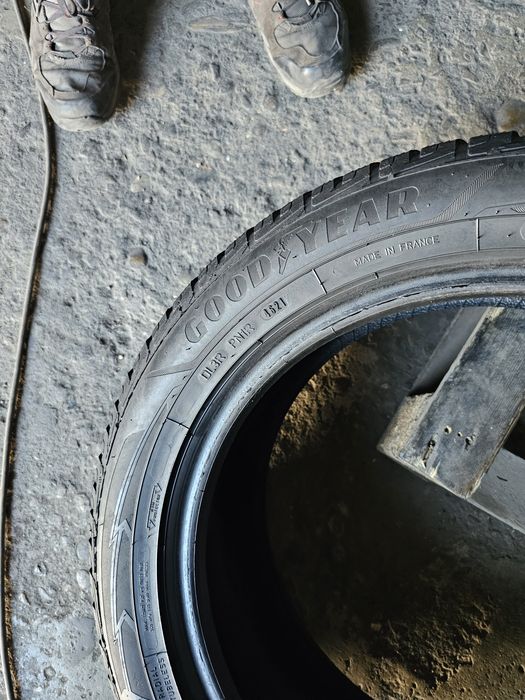 2 anvelope iarna 215 55 17 Goodyear 2021