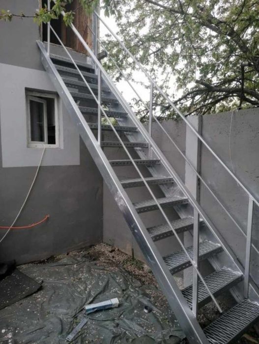 Scară zincată profesională
