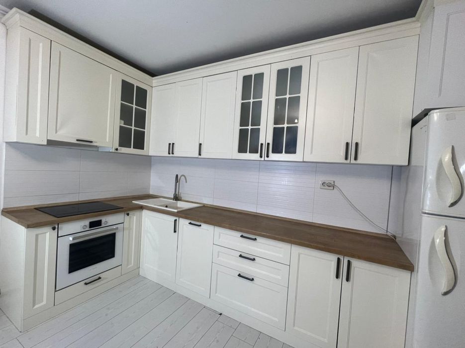 СРОЧНО! Продаётся кухонный гарнитур