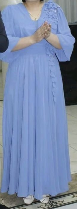 3 бірдей көйлек бар