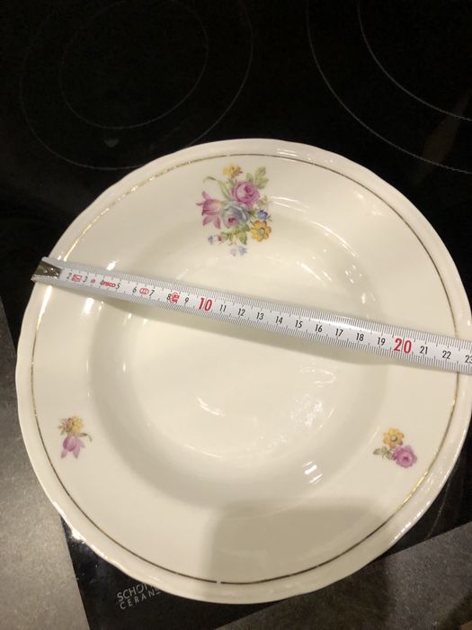 Порцеланови чинии