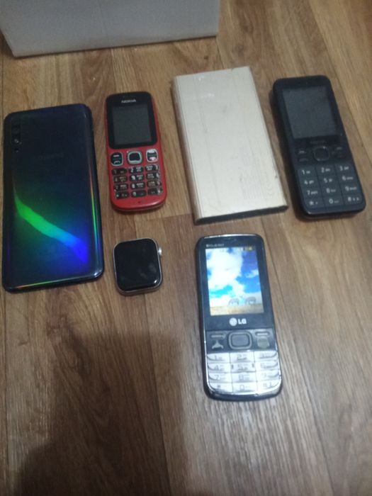 Продам телефоны и паурбанк с эпл вотч