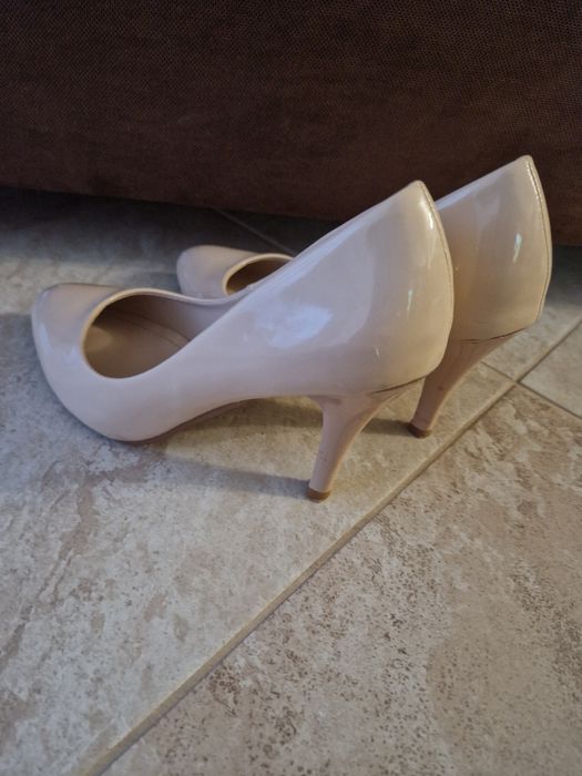 Сандали и обувки размер 37